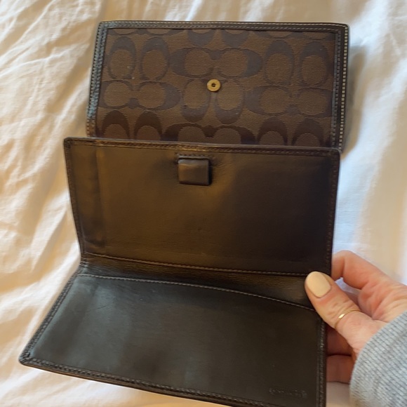 Large Coach Wallet - Picture 5 of 7